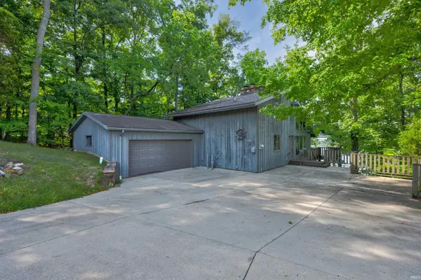 616 S Ski CIR, Santa Claus, IN 47579