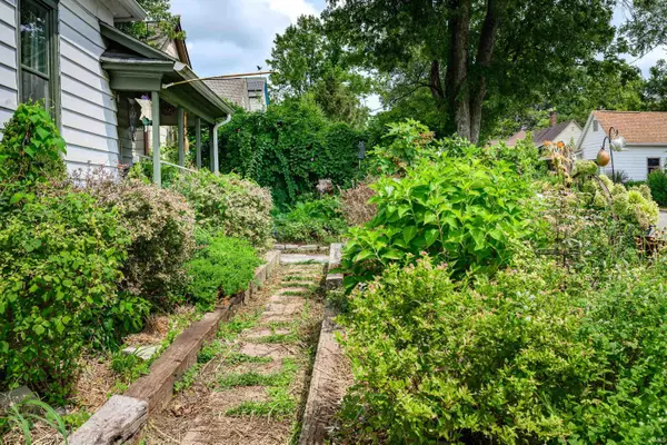 830 W 7th ST, Bloomington, IN 47404