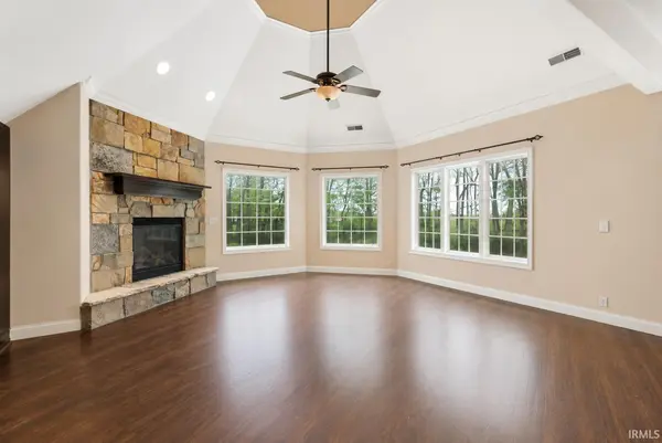 1200 N Hickory LN, Angola, IN 46703
