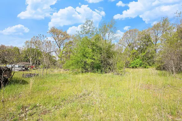 1071 Middleton Run RD, Elkhart, IN 46516