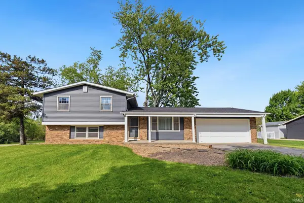 816 Blake DR, Fort Wayne, IN 46804-1012