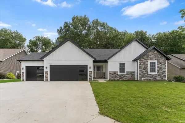 53784 Terre Verde Hills CT, South Bend, IN 46628