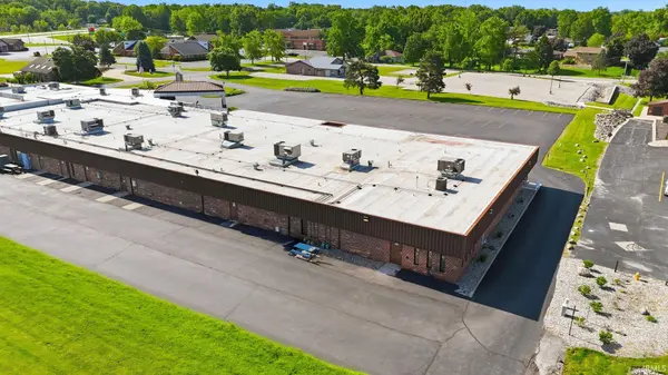 2235 Dubois DR, Warsaw, IN 46580-3212