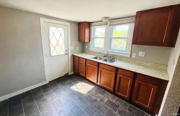 2004 N Milton ST, Muncie, IN 47303-5339