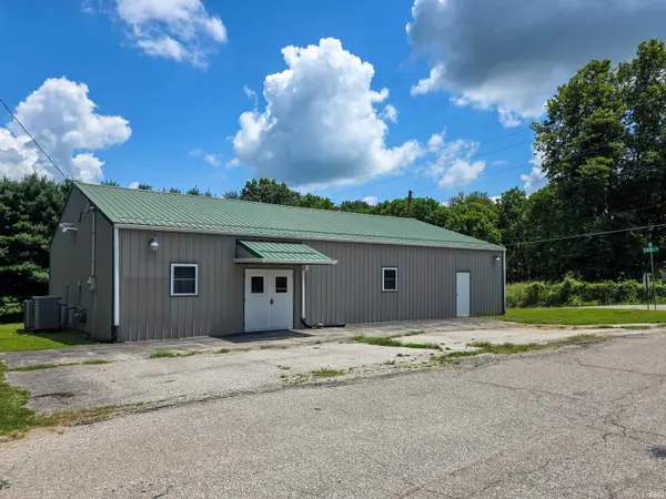 107 CR 70 E ***, Bloomfield, IN 47424