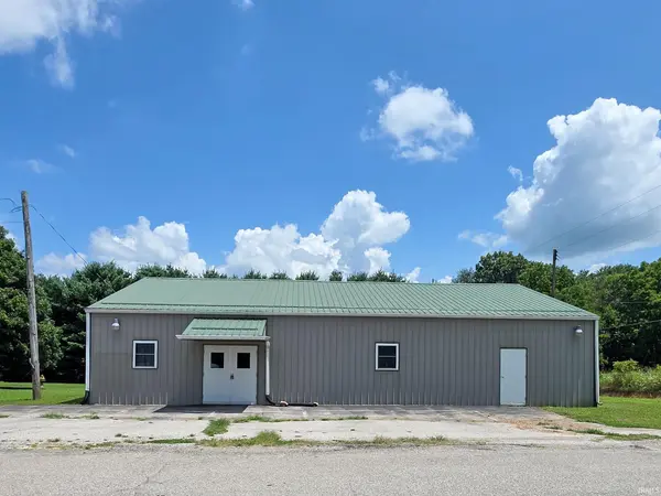 107 CR 70 E ***, Bloomfield, IN 47424