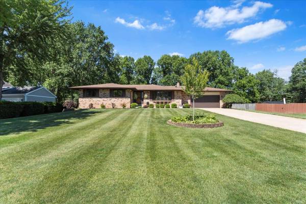 53097 Old Farm RD, Elkhart, IN 46514