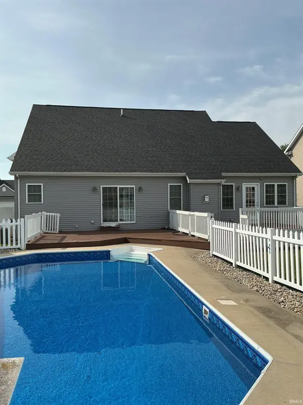 3909 Rockmount LN, Mishawaka, IN 46544