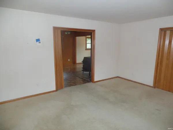 256 W Post ST, Bloomfield, IN 47424