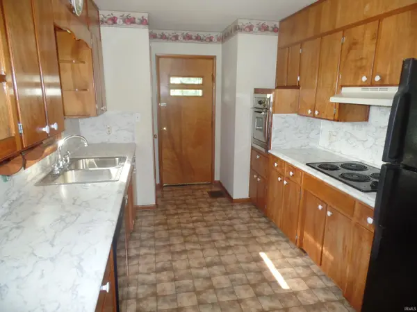 256 W Post ST, Bloomfield, IN 47424