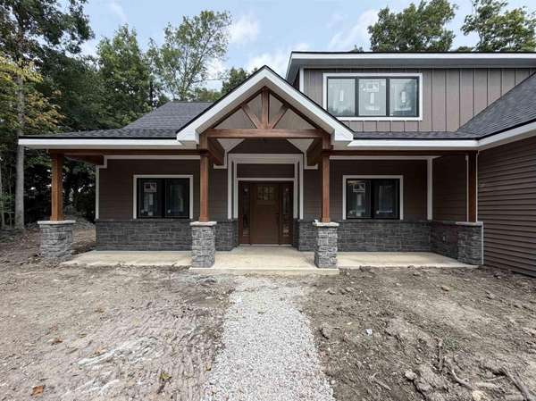 8121 Rothman RD, Fort Wayne, IN 46835