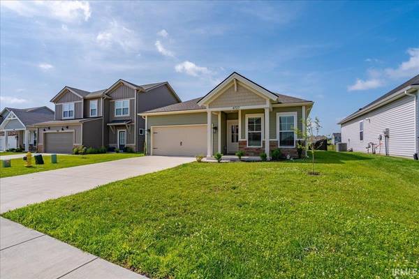 4727 Alaina DR, Newburgh, IN 47630