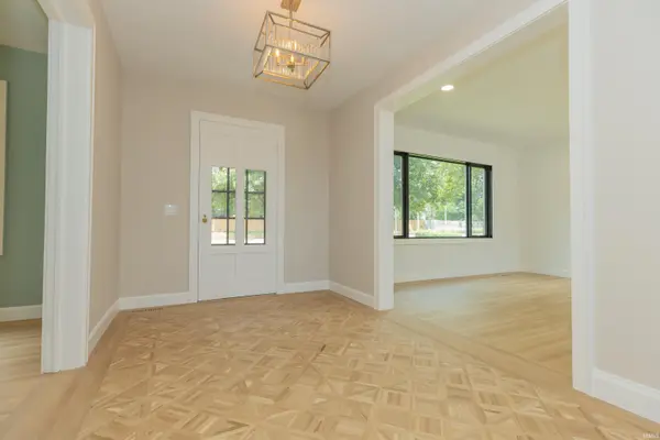 2325 Lincoln AVE, Evansville, IN 47714-1614