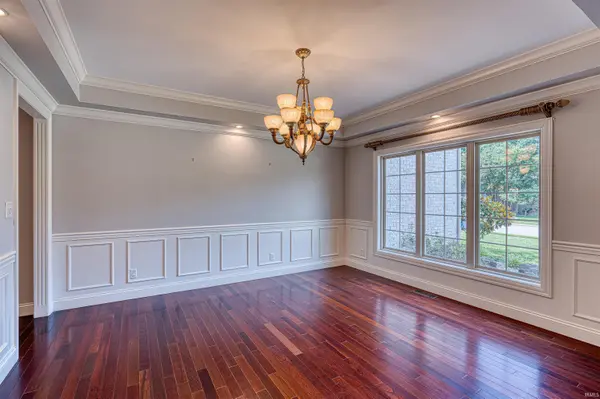 2500 Oak Bend PL, Newburgh, IN 47630