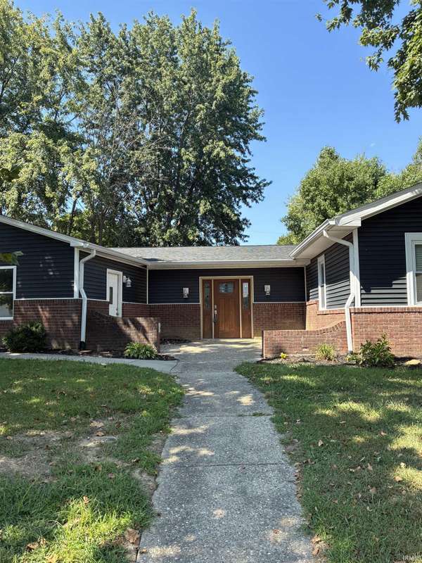 608 Indiana ST, Bicknell, IN 47512