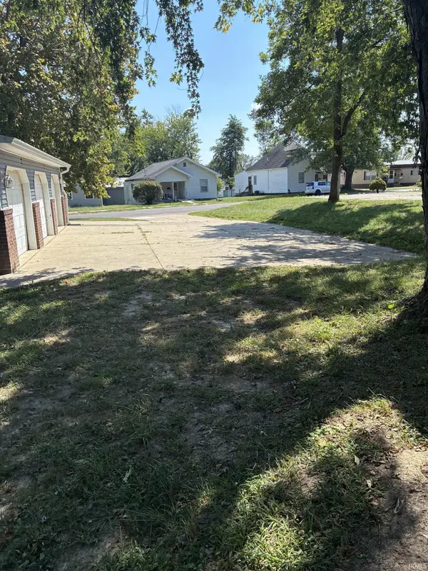 608 Indiana ST, Bicknell, IN 47512