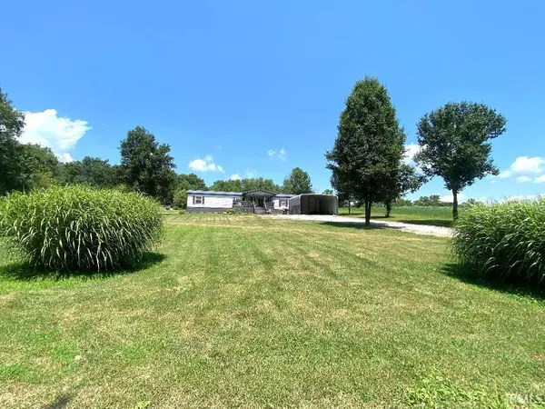 684 N Fox LN, Switz City, IN 47465