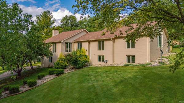 6755 Old Stonehouse DR, Newburgh, IN 47630