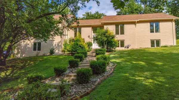 6755 Old Stonehouse DR, Newburgh, IN 47630
