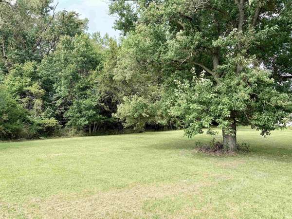 W Northshore 57 DR, Albion, IN 46701