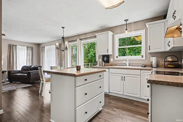 51141 Sussex Point DR, Granger, IN 46530-6876