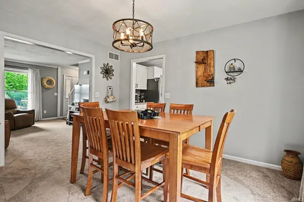51141 Sussex Point DR, Granger, IN 46530-6876