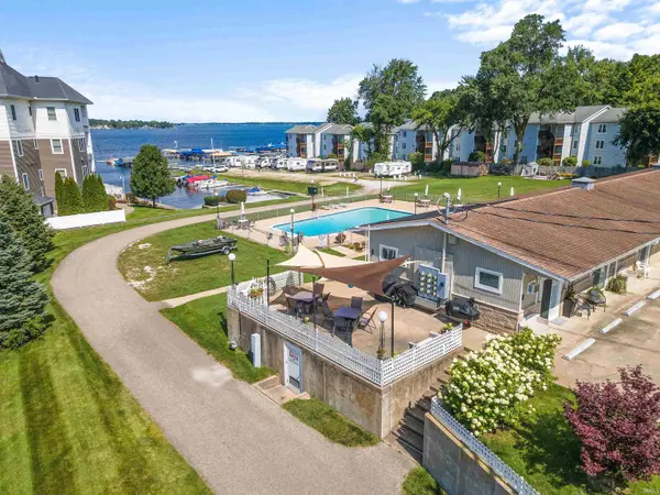 10025 N Turkey Creek #5 RD, Syracuse, IN 46567