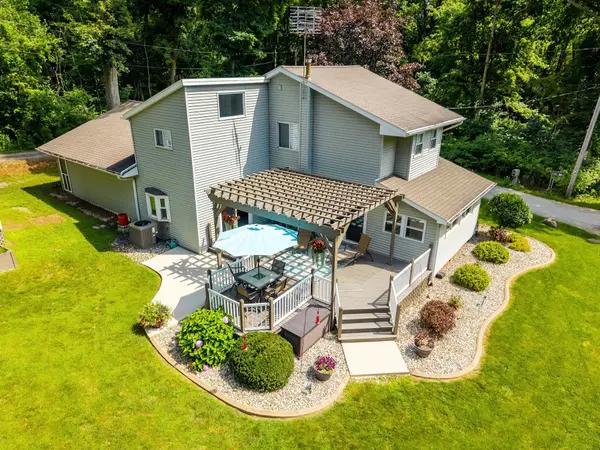 5698 S 980 E ***, Wolcottville, IN 46795-8722