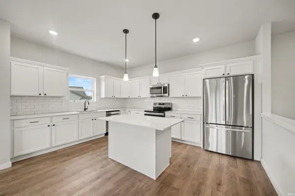 1326 Keady CT, South Bend, IN 46614-5092