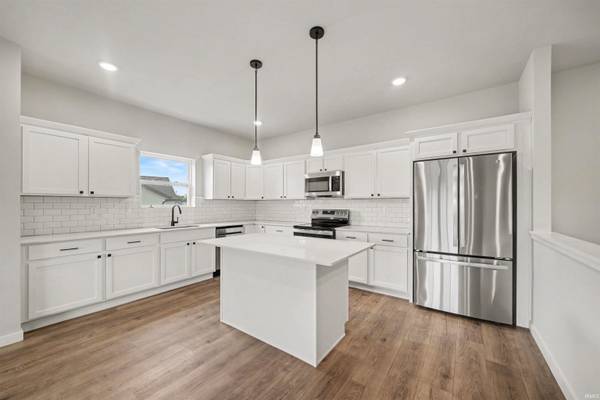1326 Keady CT, South Bend, IN 46614-5092