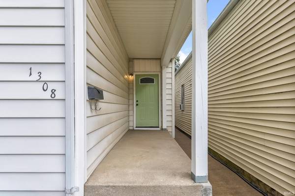 1308 E Walnut ST, Evansville, IN 47714-1118