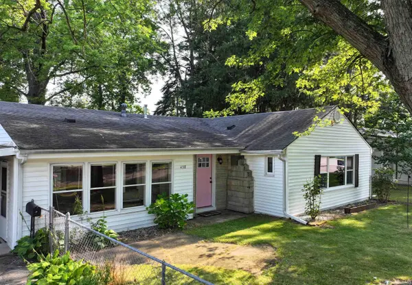438 W Jefferson ST, Winamac, IN 46996-1434