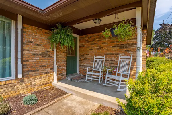 8388 Outer Lincoln AVE, Newburgh, IN 47630