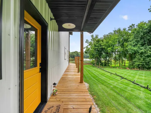 6616 W McClure DR, Silver Lake, IN 46982