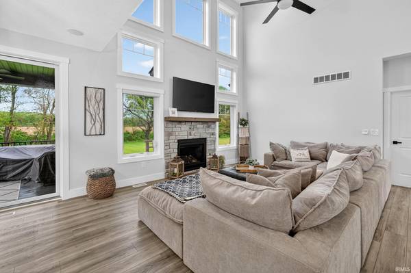 15111 Gossamer TRL, Granger, IN 46530-1467