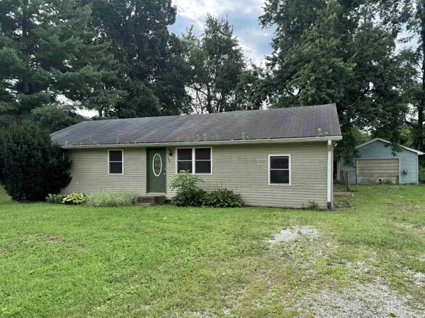 102 E Davidson ST, Staunton, IN 47881