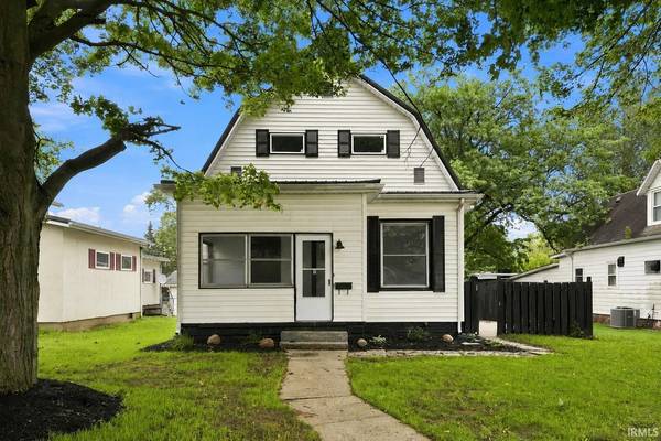 204 N Whitley ST, Columbia City, IN 46725