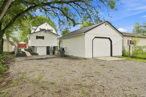 204 N Whitley ST, Columbia City, IN 46725