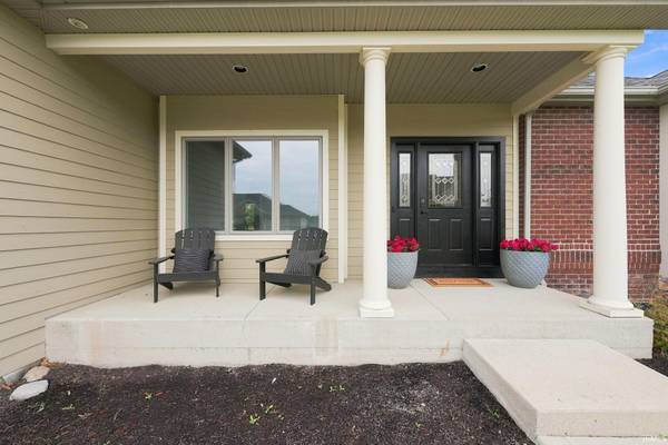 8609 Greyhawk DR, Fort Wayne, IN 46835-9685