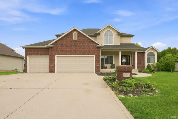 8609 Greyhawk DR, Fort Wayne, IN 46835-9685