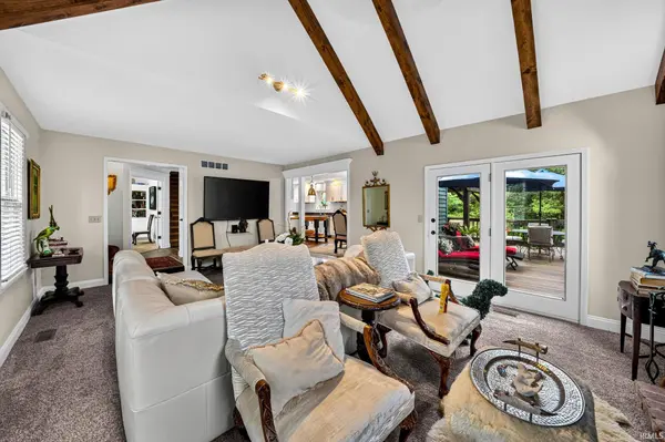 51870 Lake Knoll CT, Granger, IN 46530-8877
