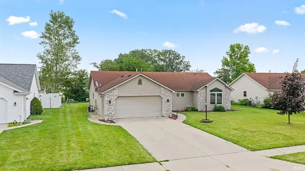 729 S Valley River DR, Columbia City, IN 46725