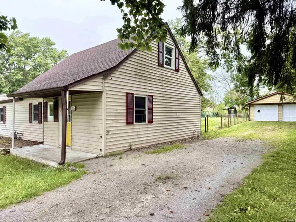 1316 R AVE, New Castle, IN 47362-2105