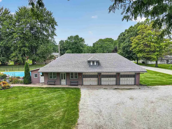 4027 David LN, Fort Wayne, IN 46815