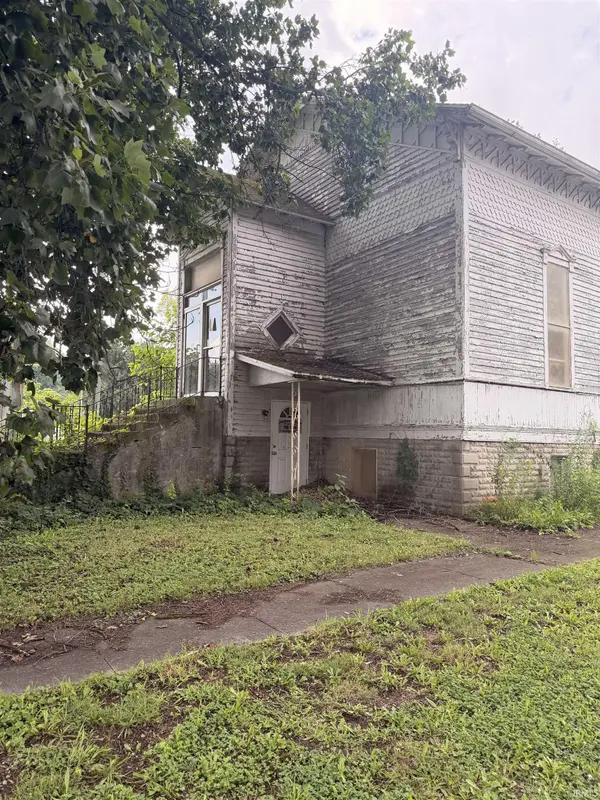98 Snowden ST, Andrews, IN 46702