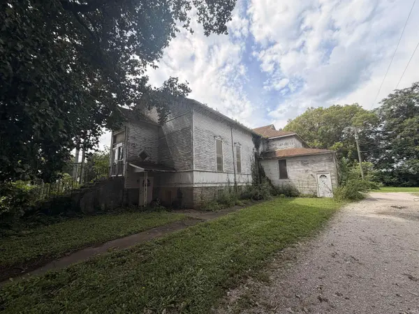 98 Snowden ST, Andrews, IN 46702