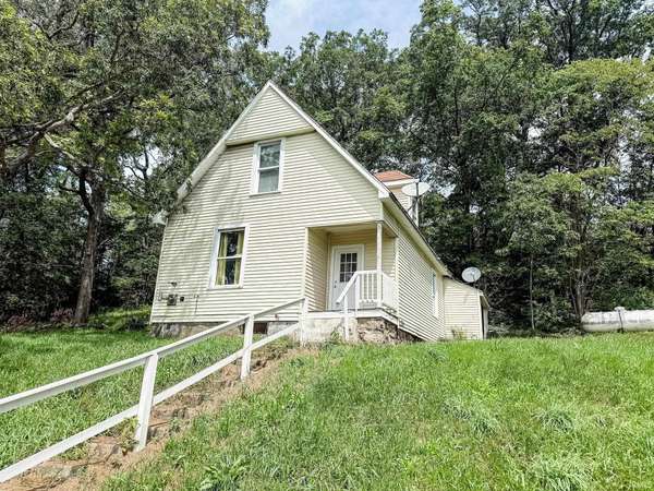 1446 E Lovers Lane RD, Peru, IN 46970