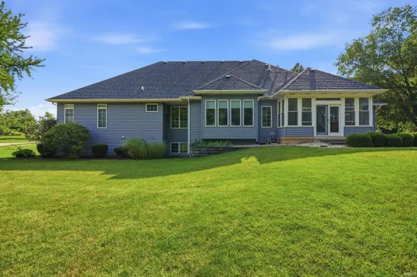 2303 Carnoustie CIR, Kendallville, IN 46755