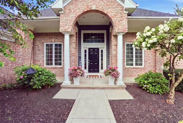2303 Carnoustie CIR, Kendallville, IN 46755