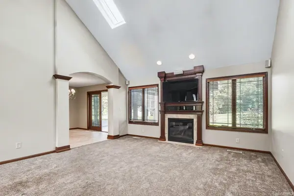 30081 Quail Pointe DR, Granger, IN 46530